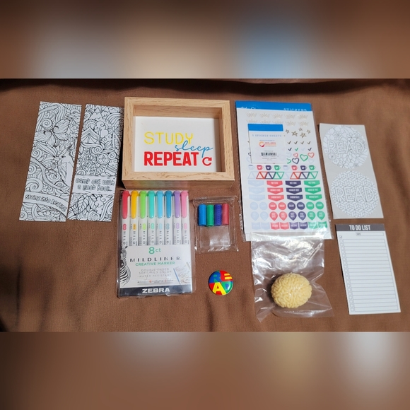 Colorful Student Study Kit - Picture 1 of 5